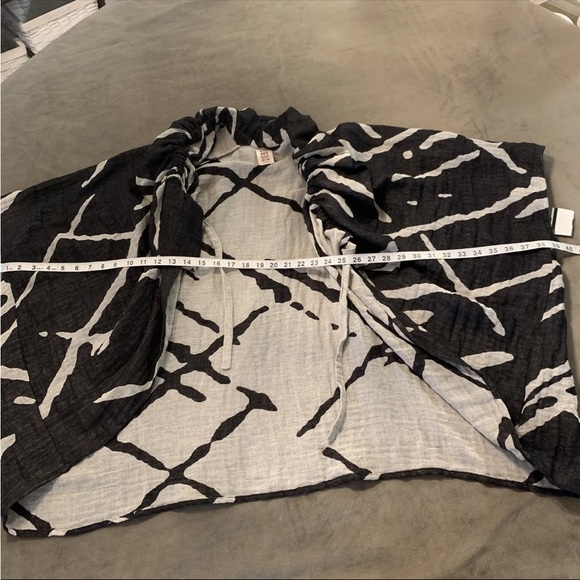 Kim Bernardin PARIS Lagenlook Linen 3/4 Sleeve Tie Front Top Kimono One Size - Picture 7 of 8